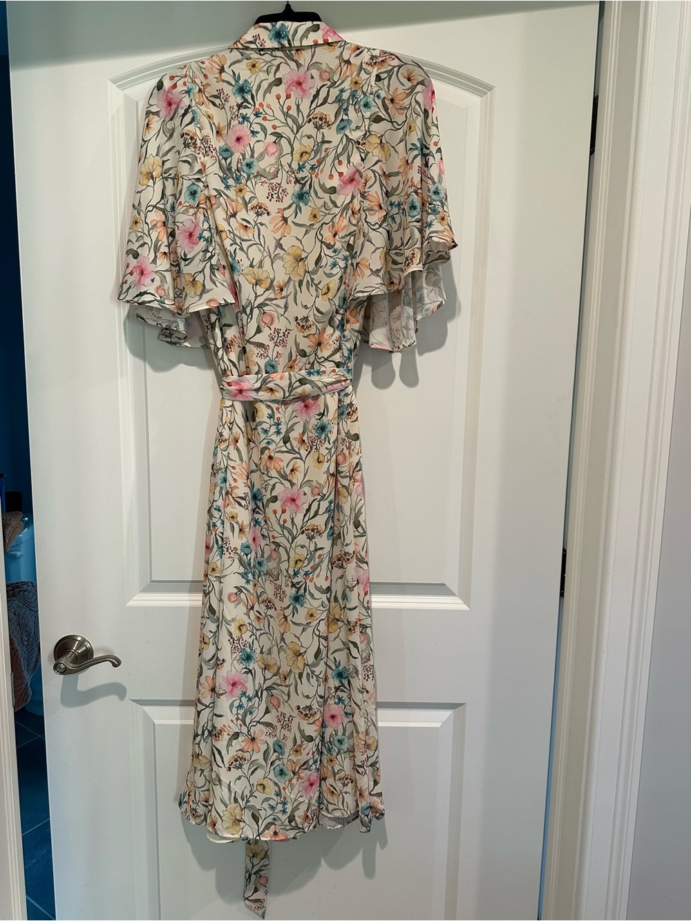 Vince Camuto Cream Floral Midi Dress

NEW WITH TAGS - never worn.

.